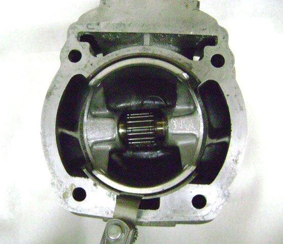piston to cylinder clearance check1.jpg